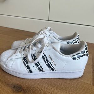 White adidas superstar sneakers